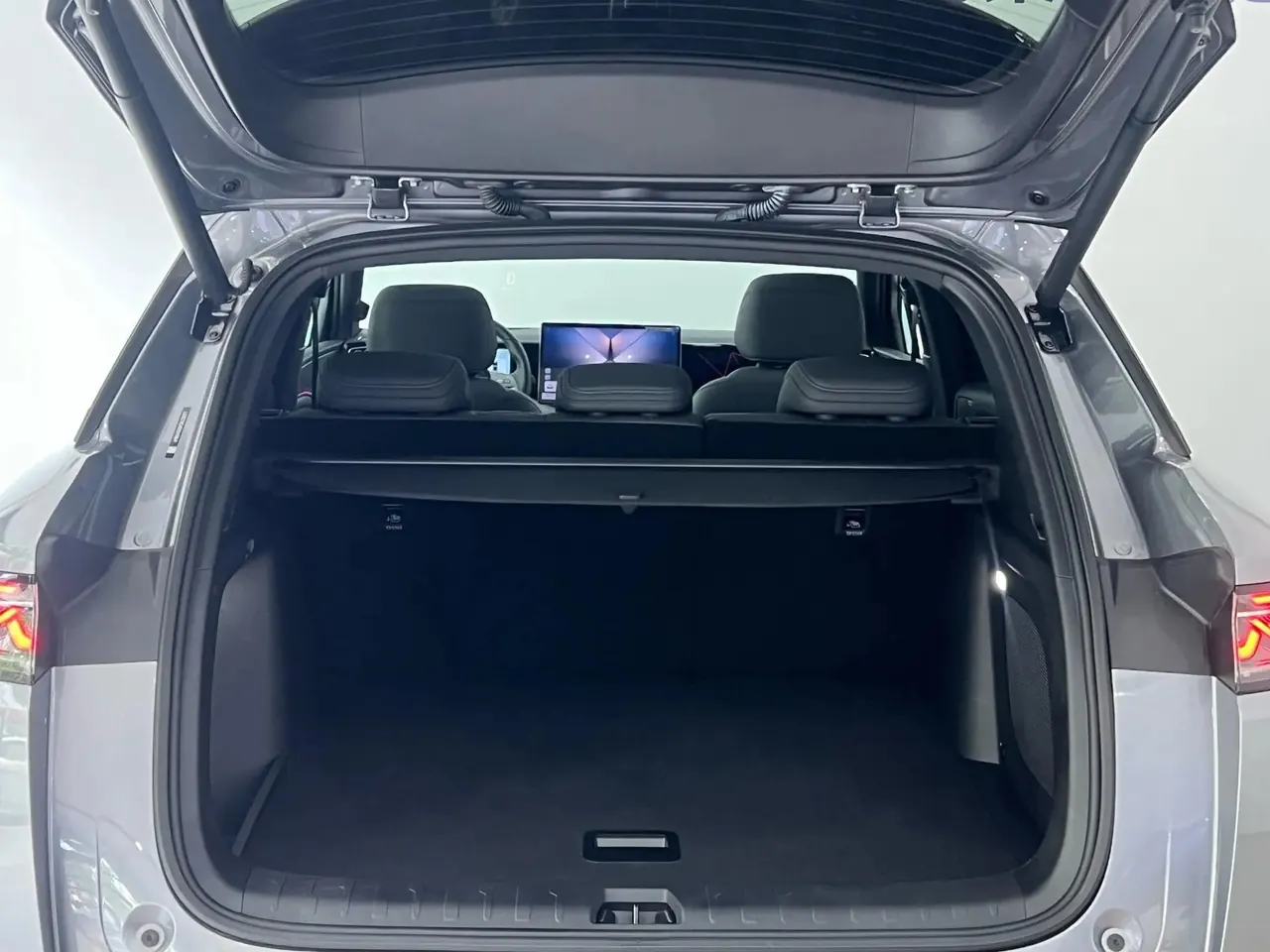 BYD 2025 Song L DM-i 1.5 Stepless Smart Driving Edition 160km Excellent Automatic Gear 3