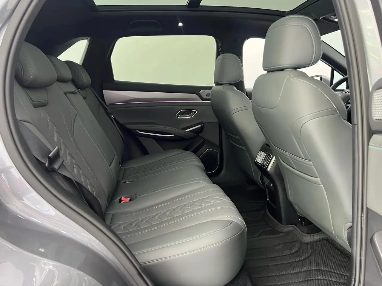BYD 2025 Song L DM-i 1.5 Stepless Smart Driving Edition 160km Excellent Automatic Gear 6