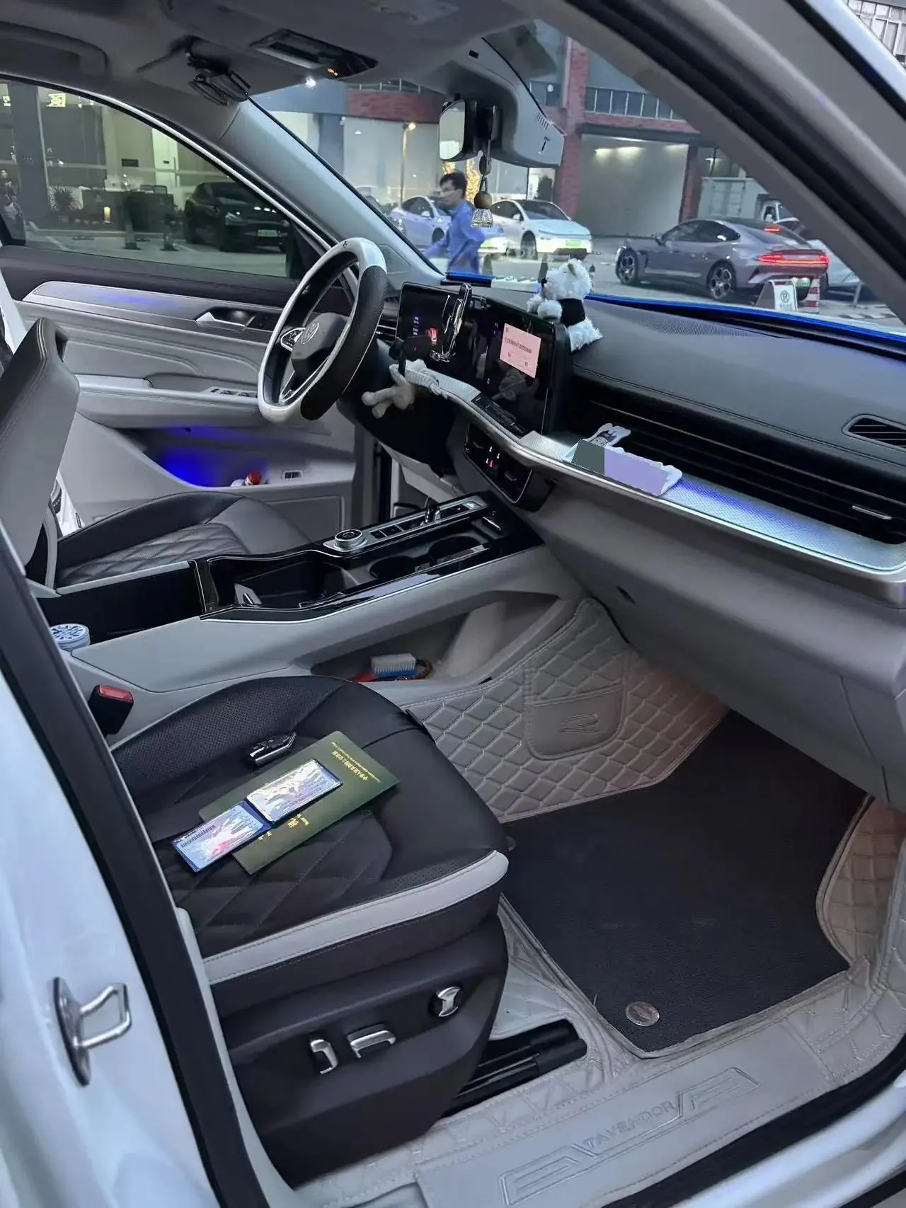 Volkswagen 2023 model tour R-Line 2.0TSI 380TSI four-wheel drive parade version automatic gear 6