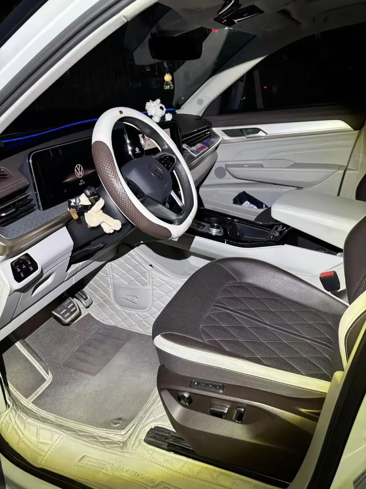 Volkswagen 2023 model tour R-Line 2.0TSI 380TSI four-wheel drive parade version automatic gear 8