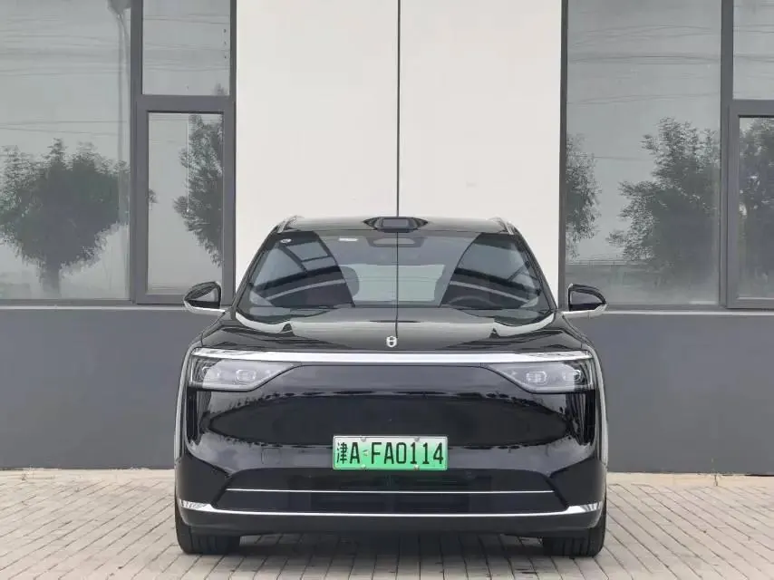 AITO M8 2025 extended range Max version 53.4kWh 6-seat version 2