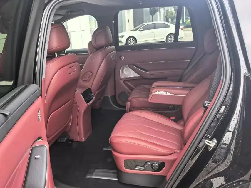 AITO M8 2025 extended range Max version 53.4kWh 6-seat version 4