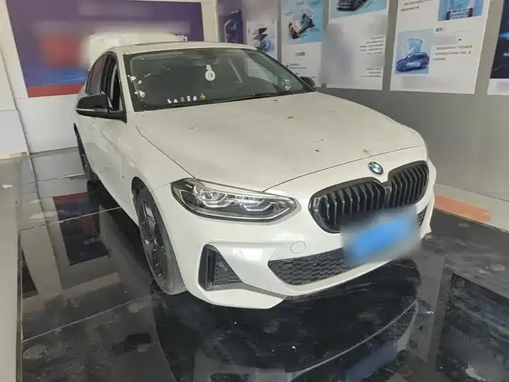 BMW 1 Series 2022 125i M Sport Night Edition 4