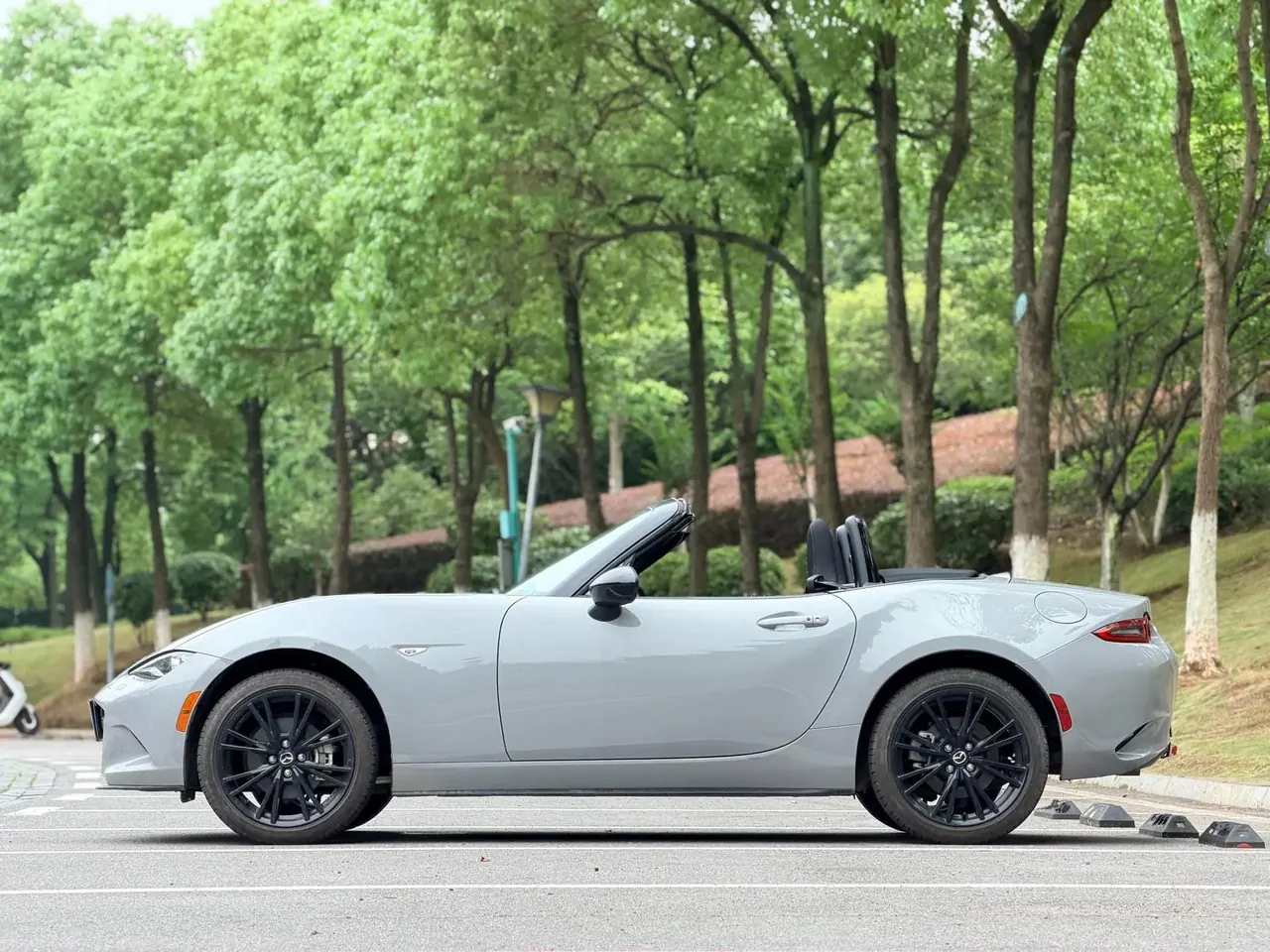 Mazda MX-5 (Imported) 2023 MX-5 RF 2.0 Manual Gear 3