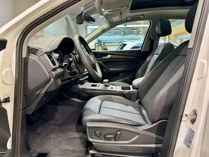 Audi Q5L 2022 45T Deluxe Elegant 18