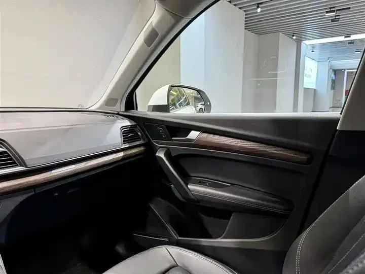 Audi Q5L 2022 45T Deluxe Elegant 25