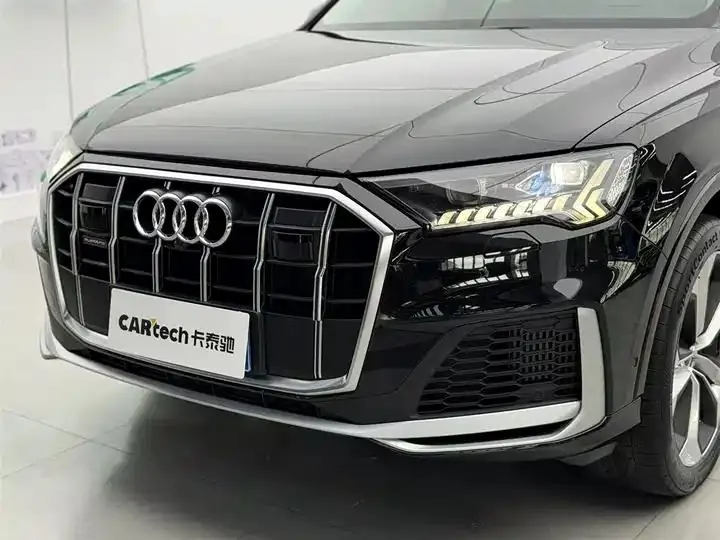 Audi Q7 2023 55 TFSI quattro S Distinguished Model 31