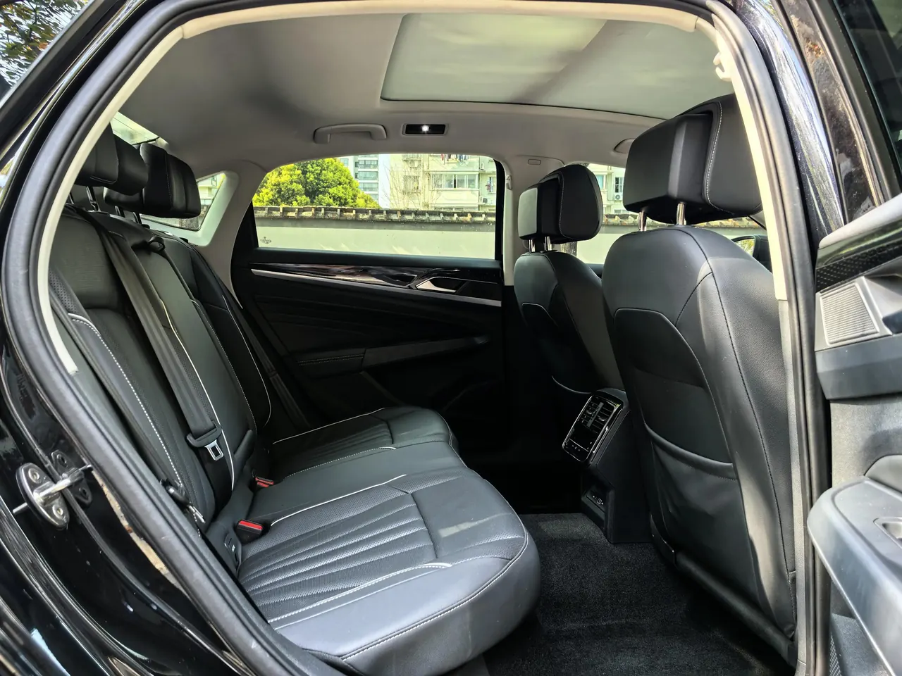 Volkswagen 2024 Passat 2.0TSI 380TSI Star Elite Edition Automatic 3