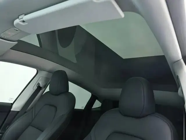 Tesla 2026 Model Y Rear-Wheel-Drive Automatic 6