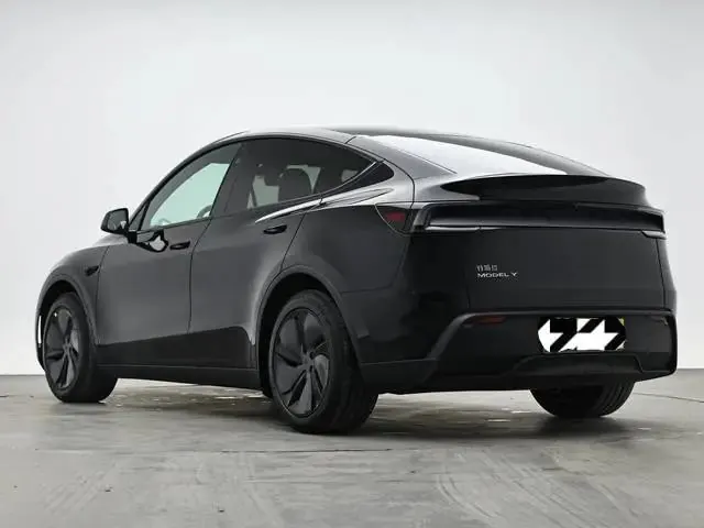 Tesla 2026 Model Y Rear-Wheel-Drive Automatic 7