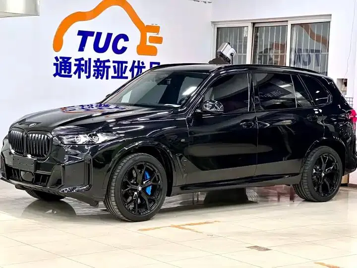 BMW X5 2023 xDrive 30Li exclusive m sports obsidian night suit - View 1