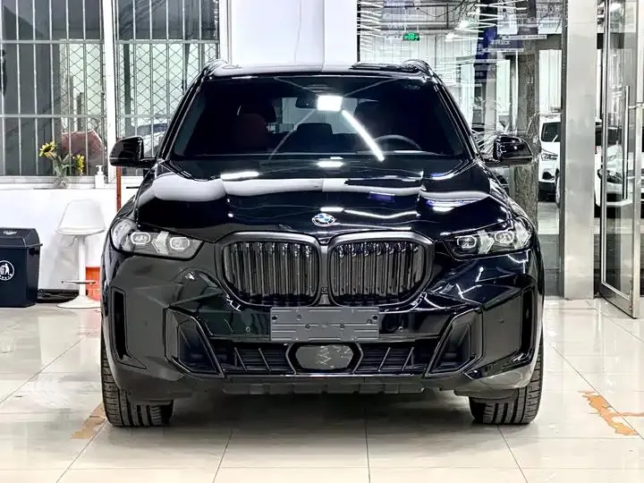 BMW X5 2023 xDrive 30Li exclusive m sports obsidian night suit 2