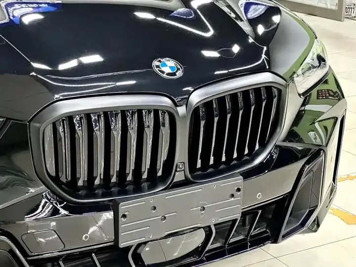 BMW X5 2023 xDrive 30Li exclusive m sports obsidian night suit 4