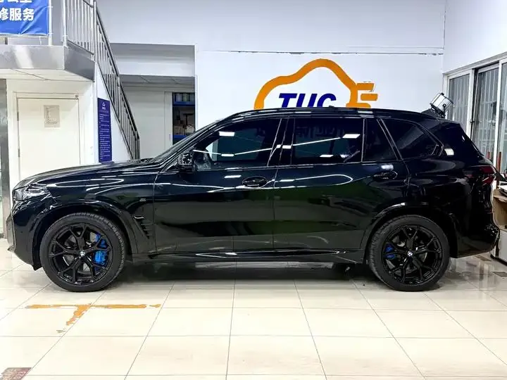 BMW X5 2023 xDrive 30Li exclusive m sports obsidian night suit 5
