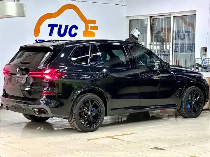 BMW X5 2023 xDrive 30Li exclusive m sports obsidian night suit 8