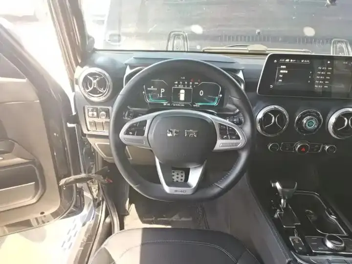 Beijing BJ40 2019 PLUS 2.3T Automatic Four-wheel Drive Excellence Edition Country VI 11