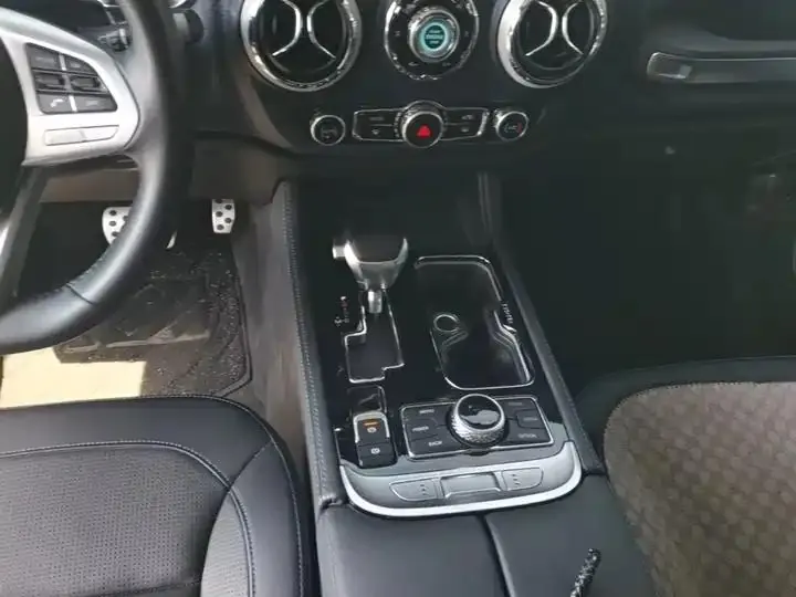 Beijing BJ40 2019 PLUS 2.3T Automatic Four-wheel Drive Excellence Edition Country VI 14
