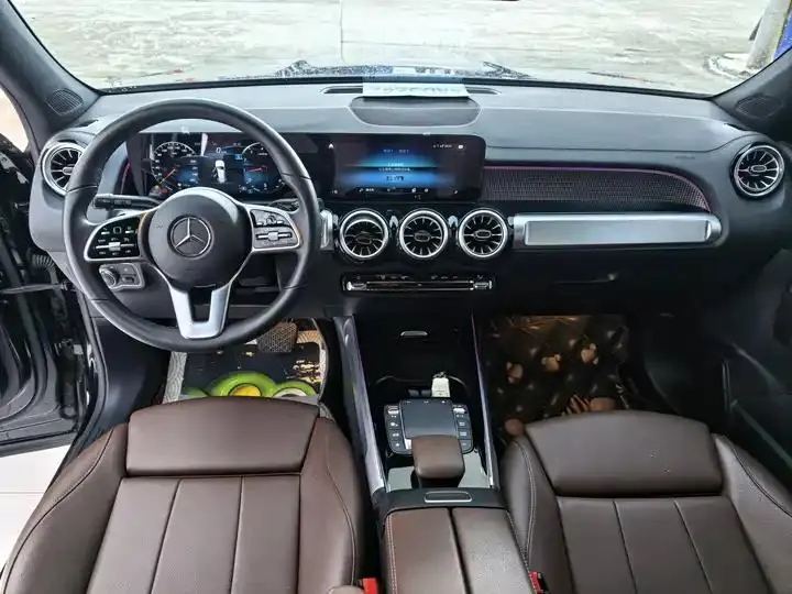 Mercedes Benz GLB 2021 model GLB 200 Sport version 10