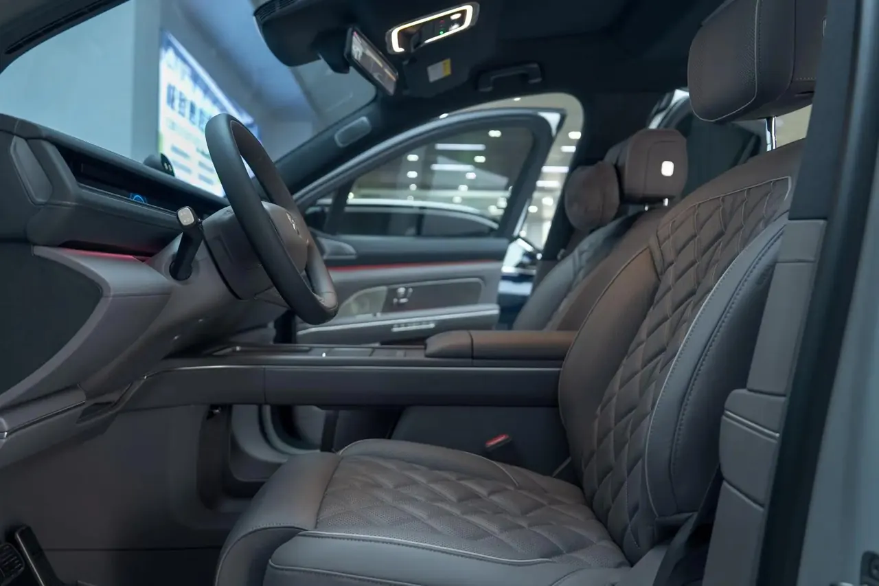 NIO 2026 ES8 6‑Seater Executive Luxury Edition Automatic Transmission 11