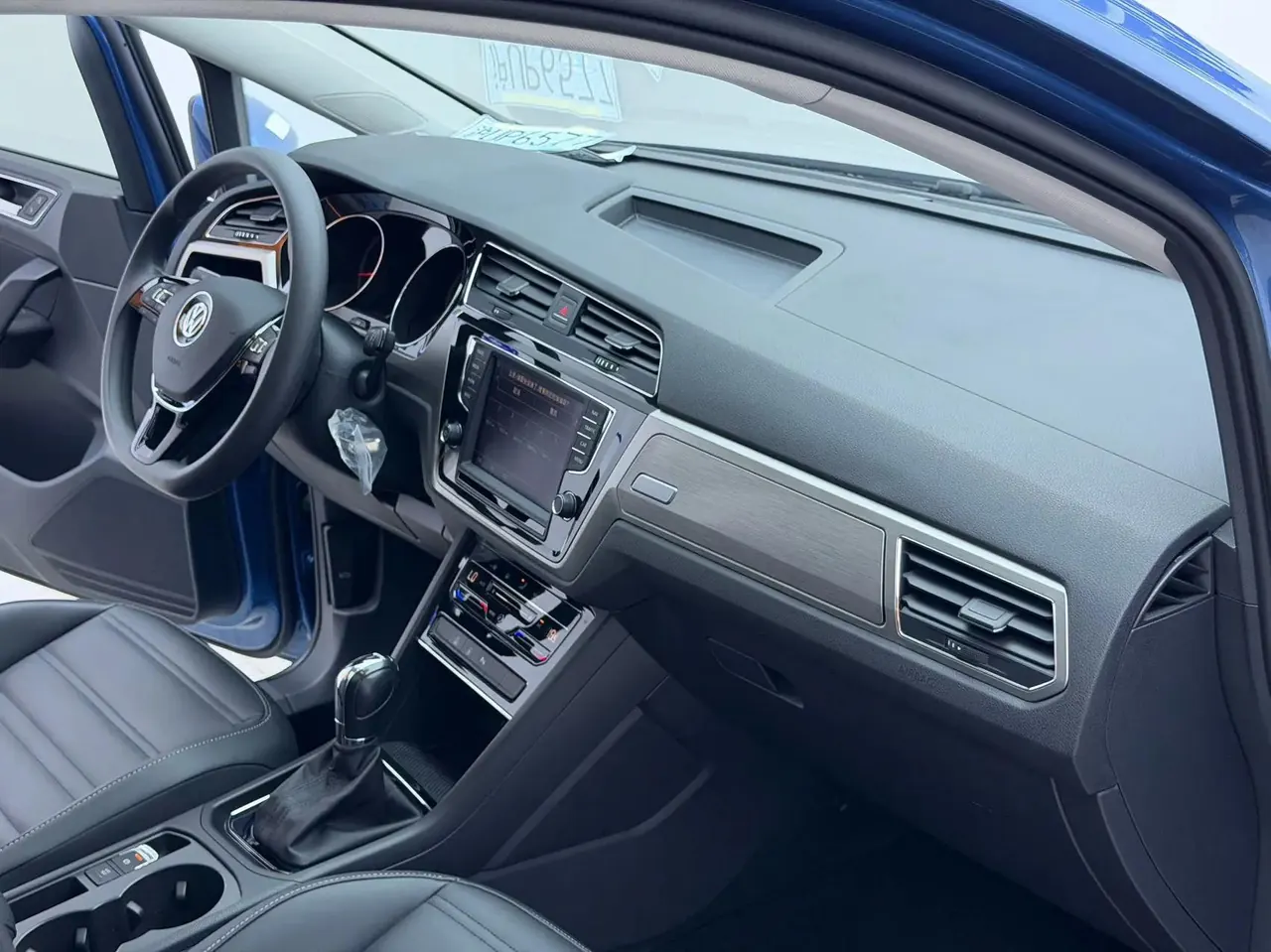 Touran 2021 Touran L 280TSI DSG Comfort Edition 7 14