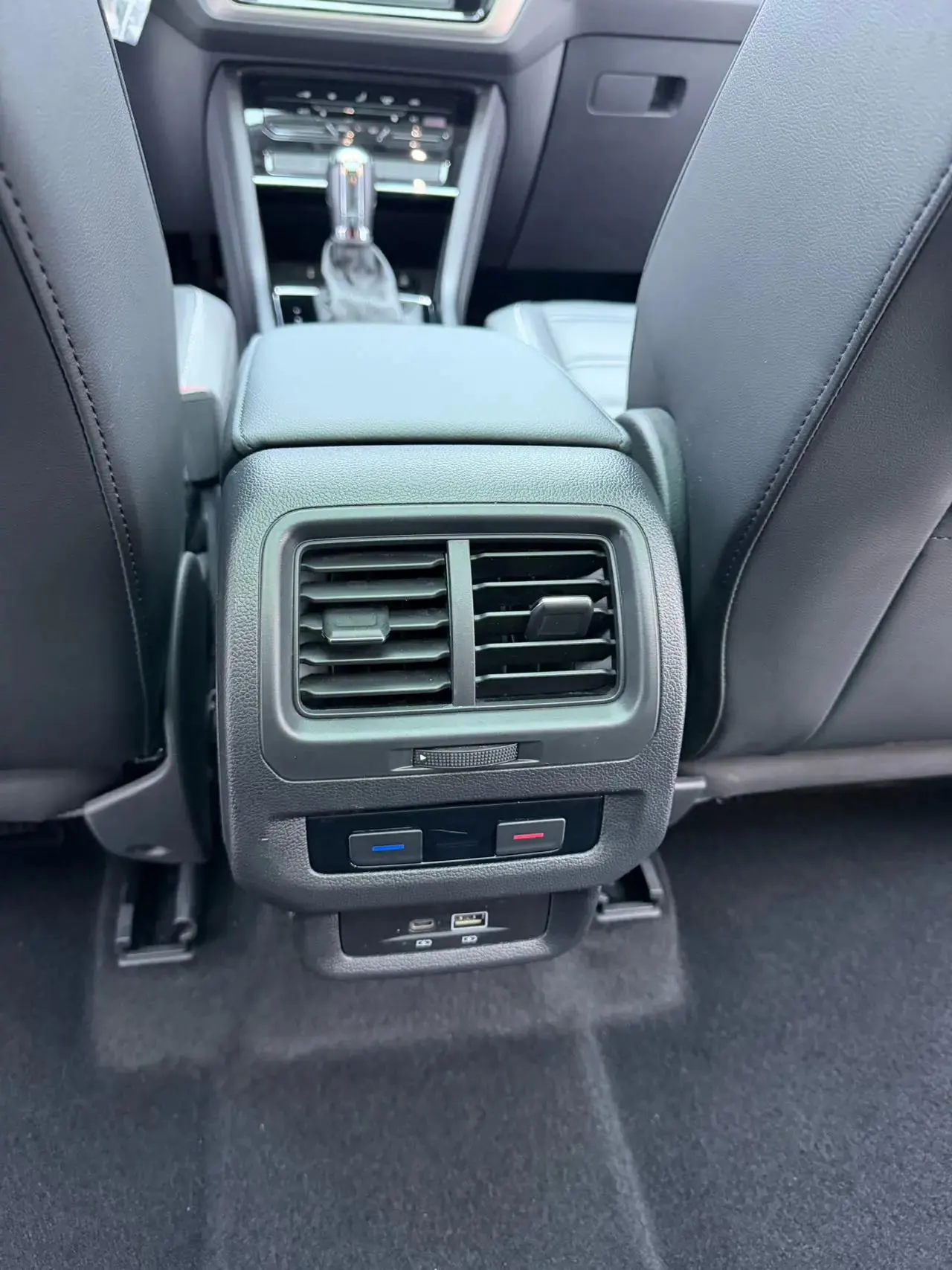 Touran 2021 Touran L 280TSI DSG Comfort Edition 7 16