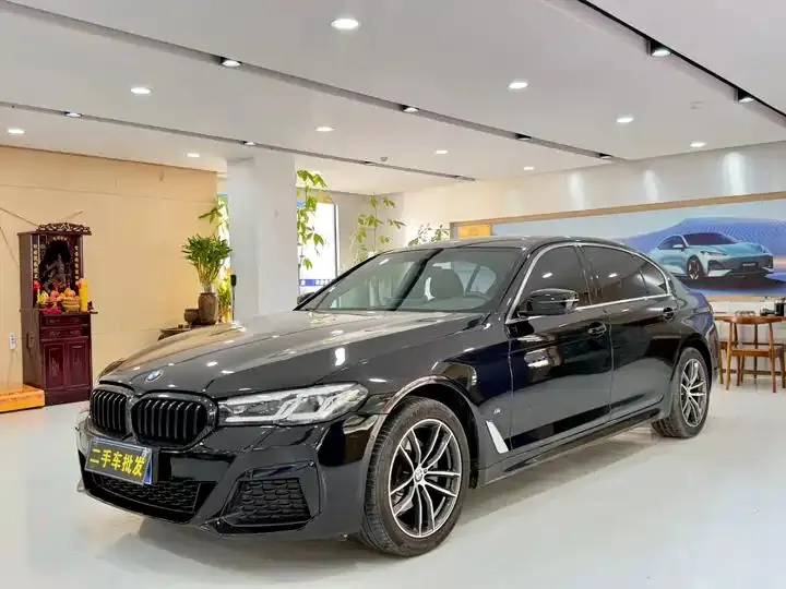 BMW 5 Series 2022 525Li M Sports Suit - View 1
