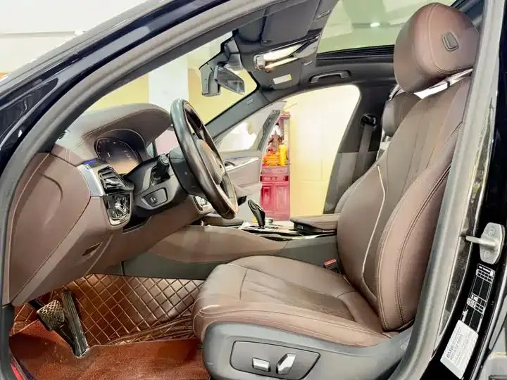 BMW 5 Series 2022 525Li M Sports Suit 10