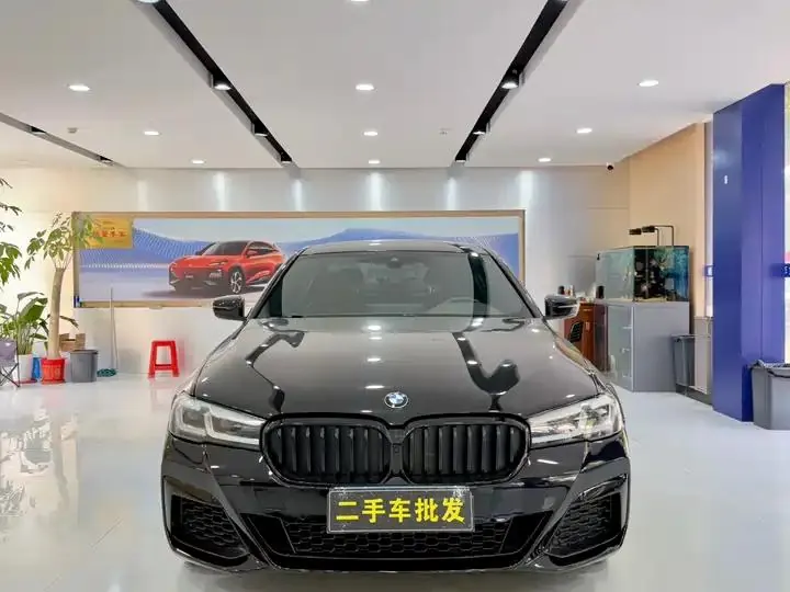 BMW 5 Series 2022 525Li M Sports Suit 2