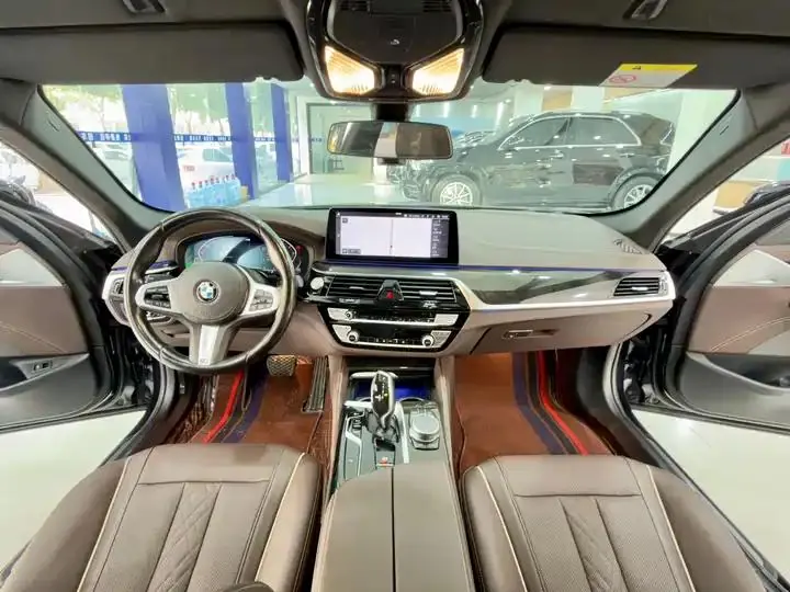 BMW 5 Series 2022 525Li M Sports Suit 5