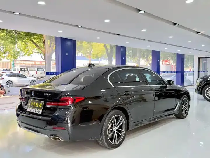 BMW 5 Series 2022 525Li M Sports Suit 7
