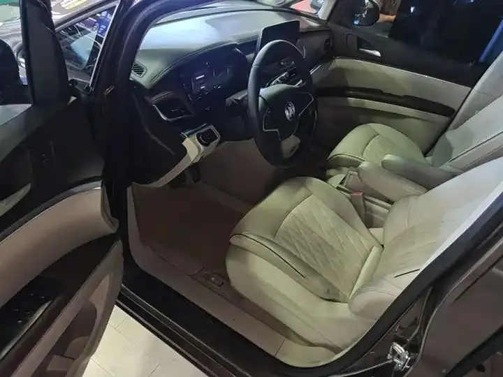 Buick GL8 2021 Land Business Class 652T Luxury Model 16