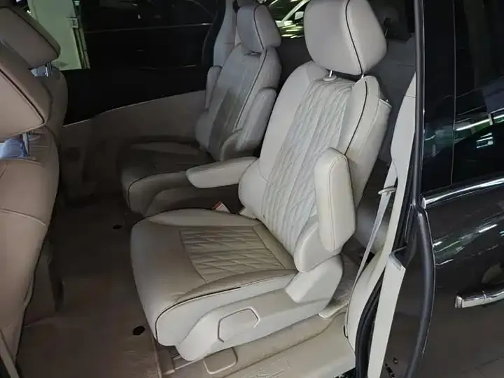 Buick GL8 2021 Land Business Class 652T Luxury Model 17