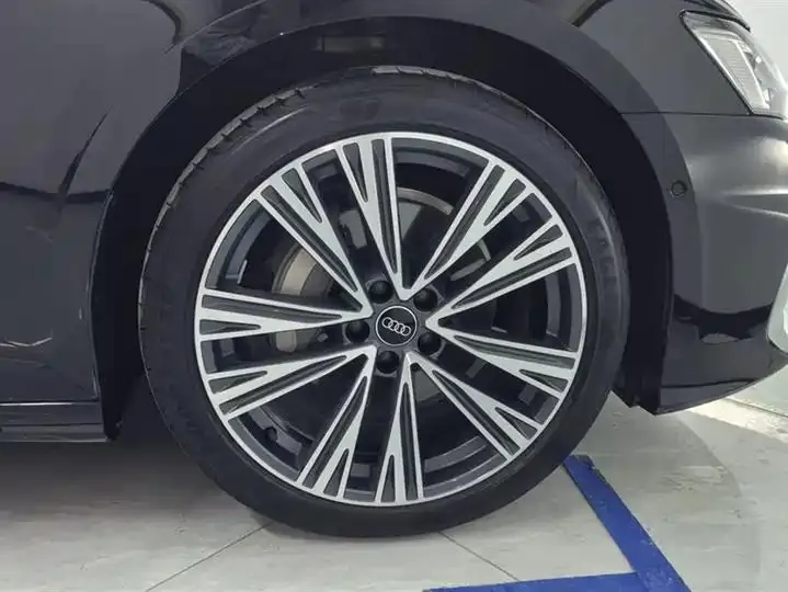 Audi A6L 2025 45 TFSI quattro Selected Dynamic Type 6