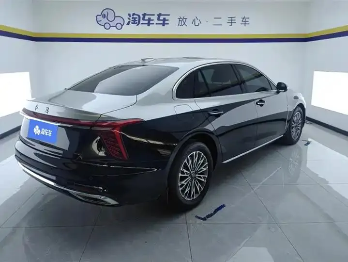 HongQi H5 2024 model 1.5T DCT Intelligent Connected Flag Charm Edition 3