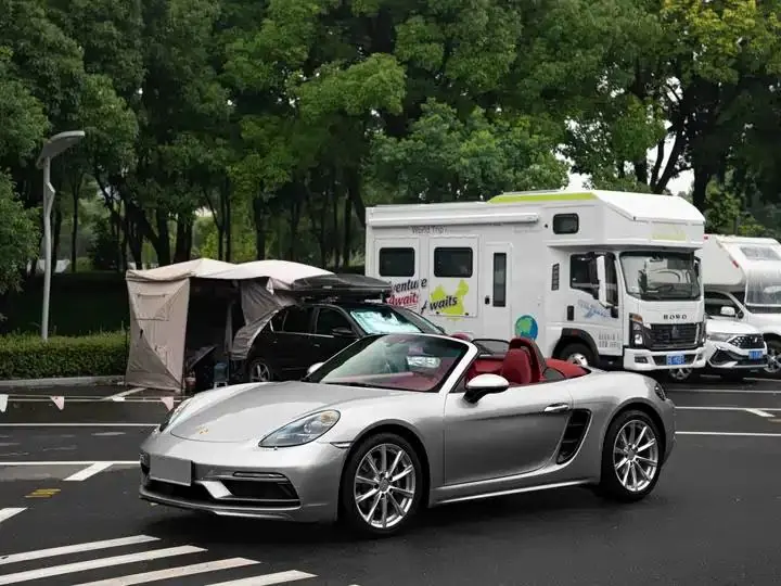 Open image lightbox: Porsche 718 2022 Boxster 2.0T