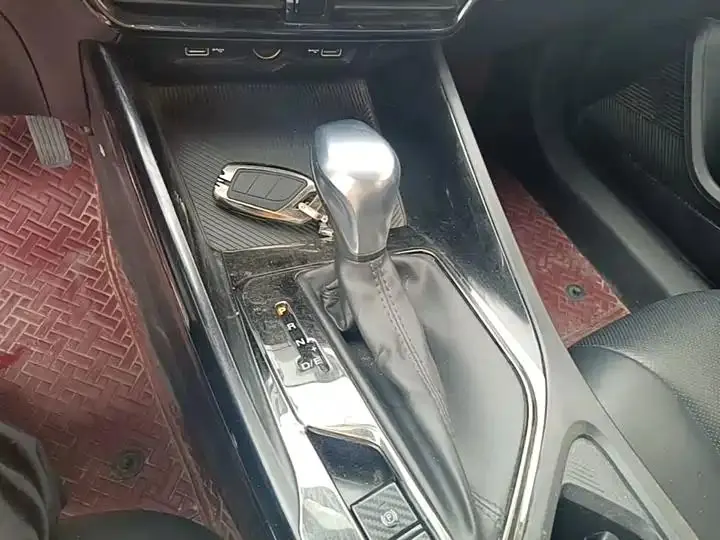 Roewe i5 2021 1.5L CVT Star Edition 14