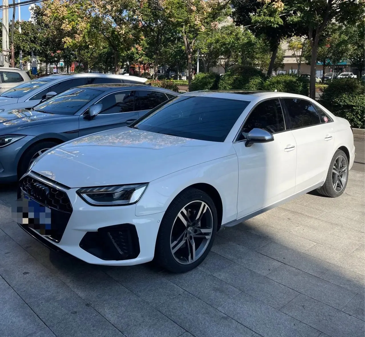 Audi A4L 2020 model 40 TFSI Luxury Dynamic Edition - View 1