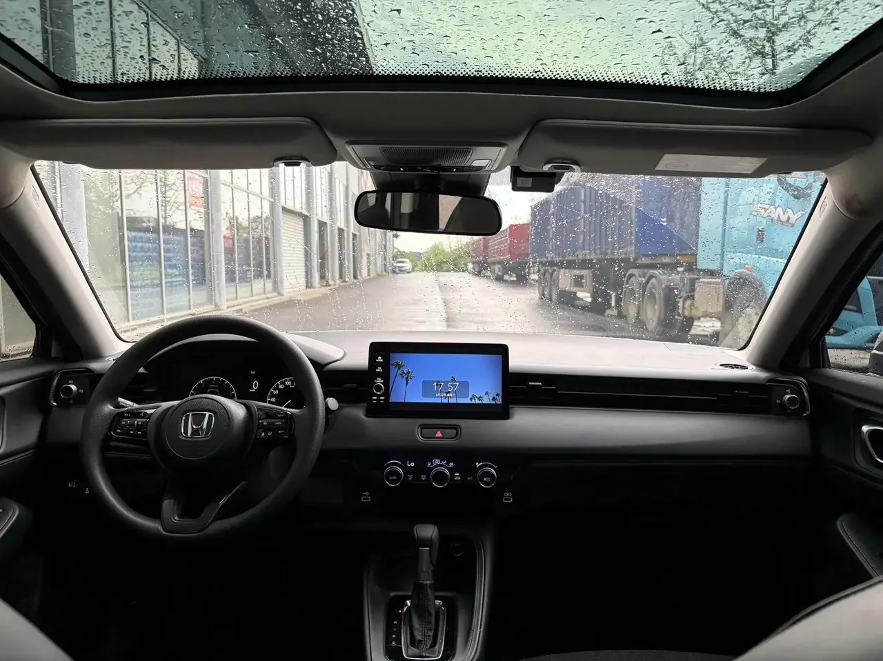 Vezel 2023, 1.5L CVT Mid-Grade Model 5