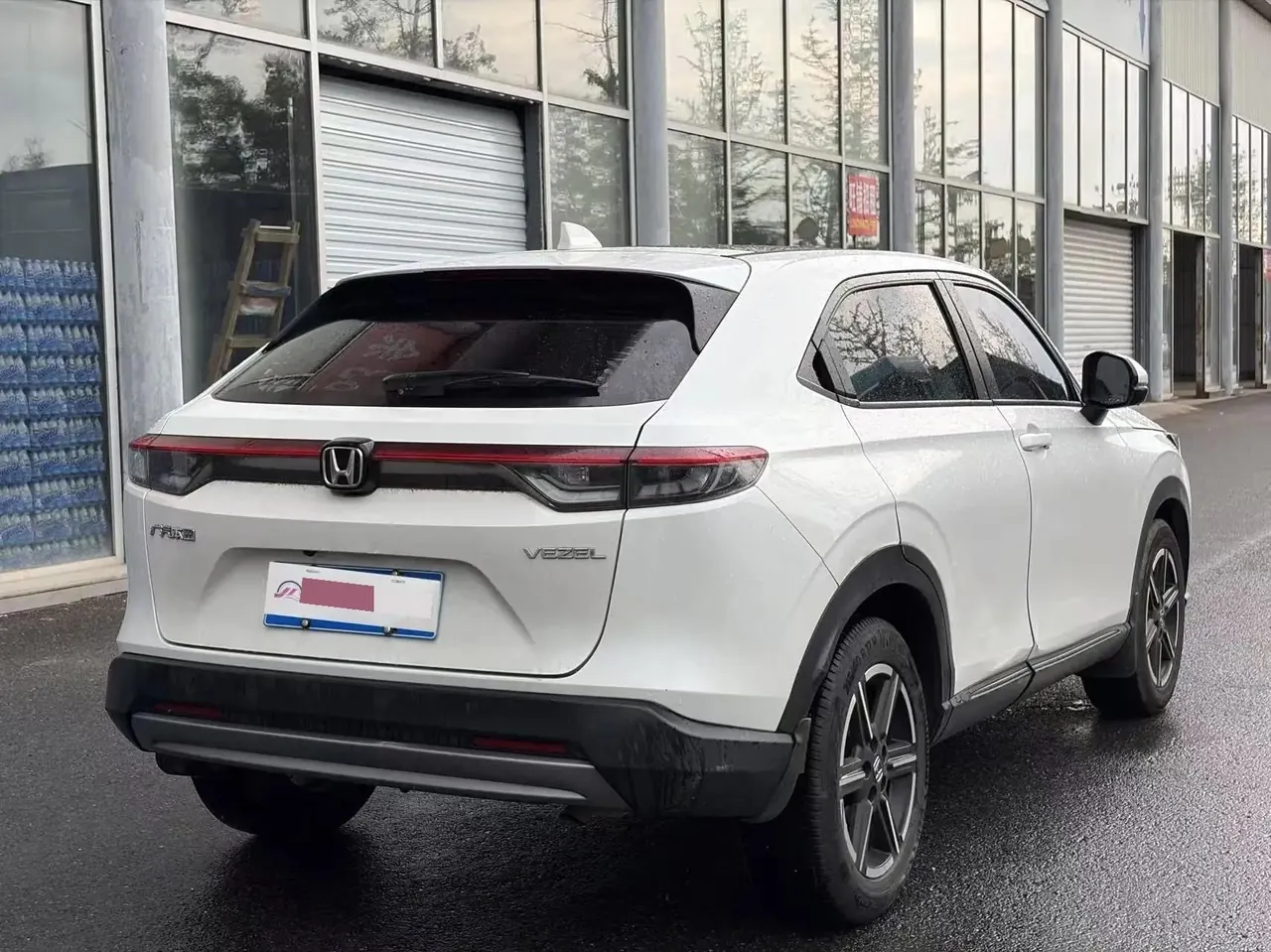 Vezel 2023, 1.5L CVT Mid-Grade Model 8