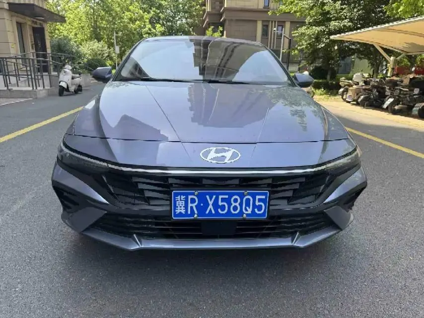 Elantra 2023 1.5L CVT LUX Prestige Edition 2