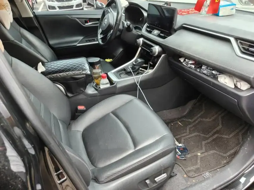 Toyota 2023 RAV4 Rongbo 2.0 Stepless Two-Drive Fashion Plus Edition Automatic Gear 3