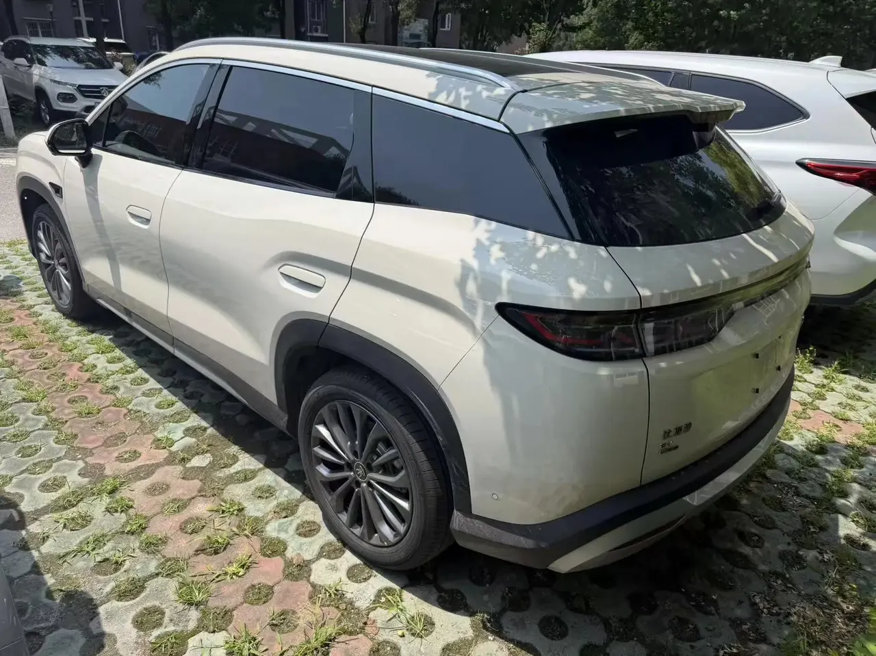 BYD 2026 Song Ultra EV 710KM Exceed Automatic Transmission 2