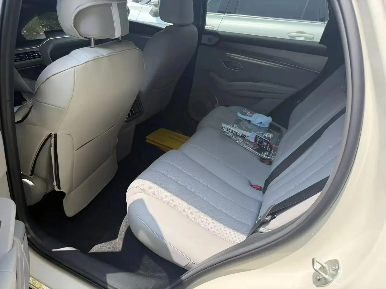 BYD 2026 Song Ultra EV 710KM Exceed Automatic Transmission 3