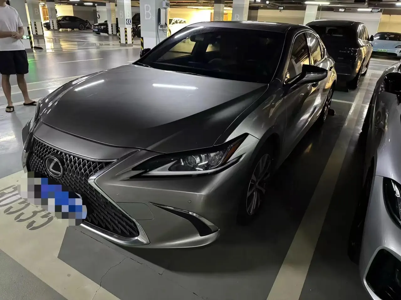 Lexus ES 2020 200 Excellence Edition - View 1