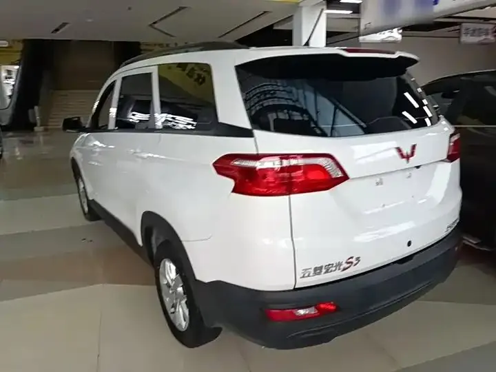 WuLing Hongguang S3 2019 1.5L Manual Standard Country VI 5