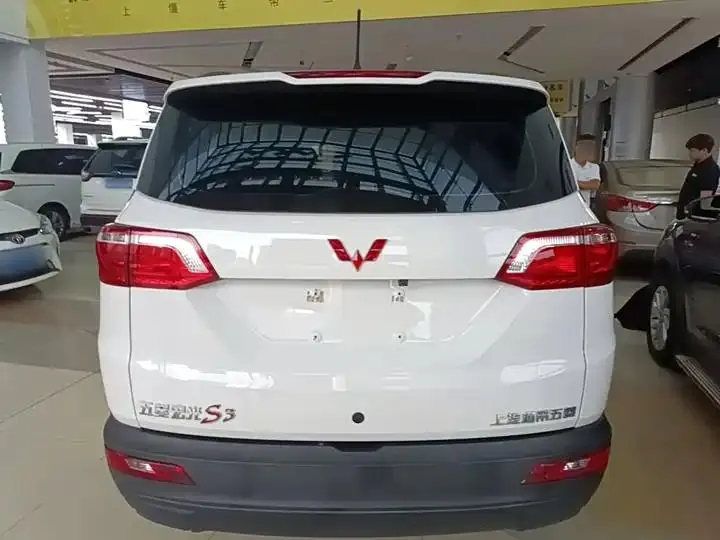WuLing Hongguang S3 2019 1.5L Manual Standard Country VI 6