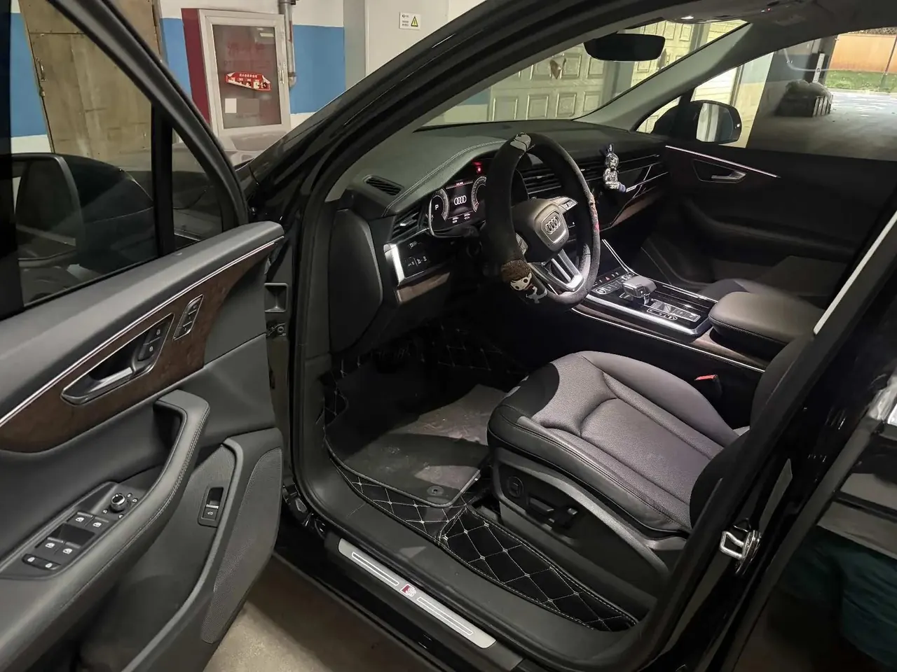 Audi Q7 (Imported) 2023 Q7 2.0TFSI 45TFSI Quattro S line Sport Automatic 2