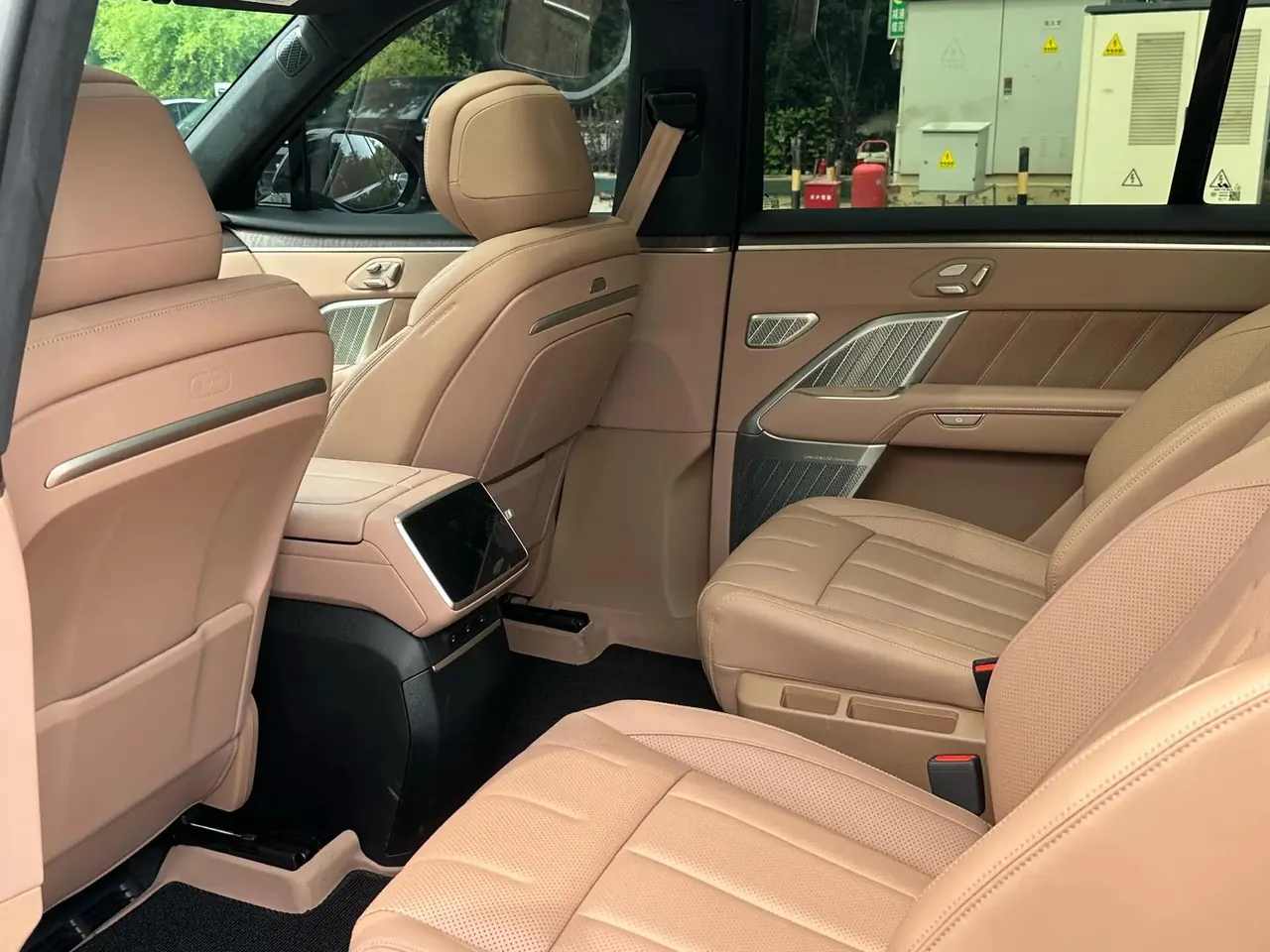 ONVO 2025 L90 Max six-seat automatic gear 4