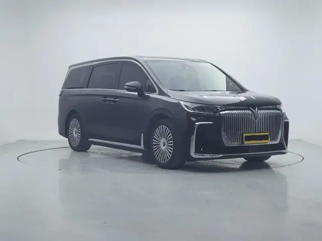 Voyah 2025 Model Dreamer PHEV 1.5T Four-Wheel-Drive Flagship Kunpeng Edition Automatic 3