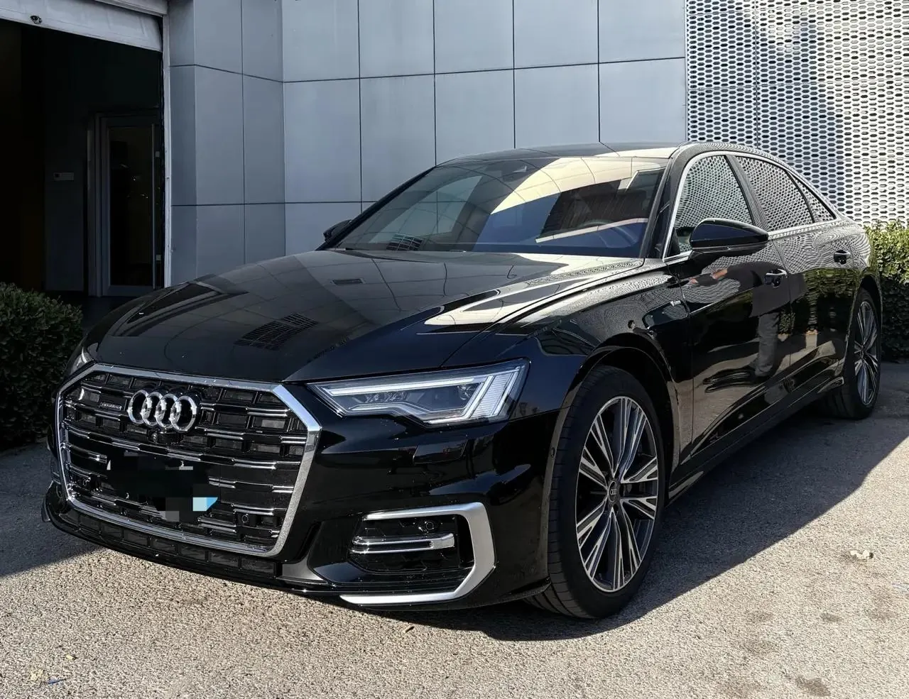 Audi 2025 A6L 2.0TFSI 45TFSI Quattro Enjoy Dynamic (Modified) Automatic Gear - View 1